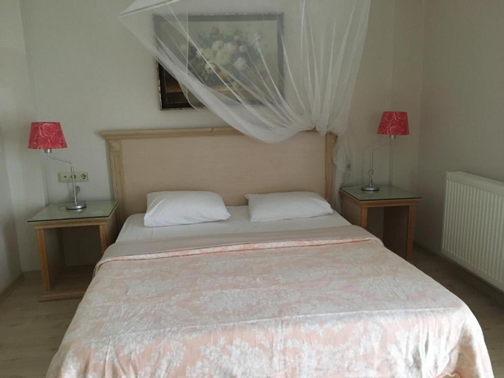Melaike Hotel Foça Esterno foto