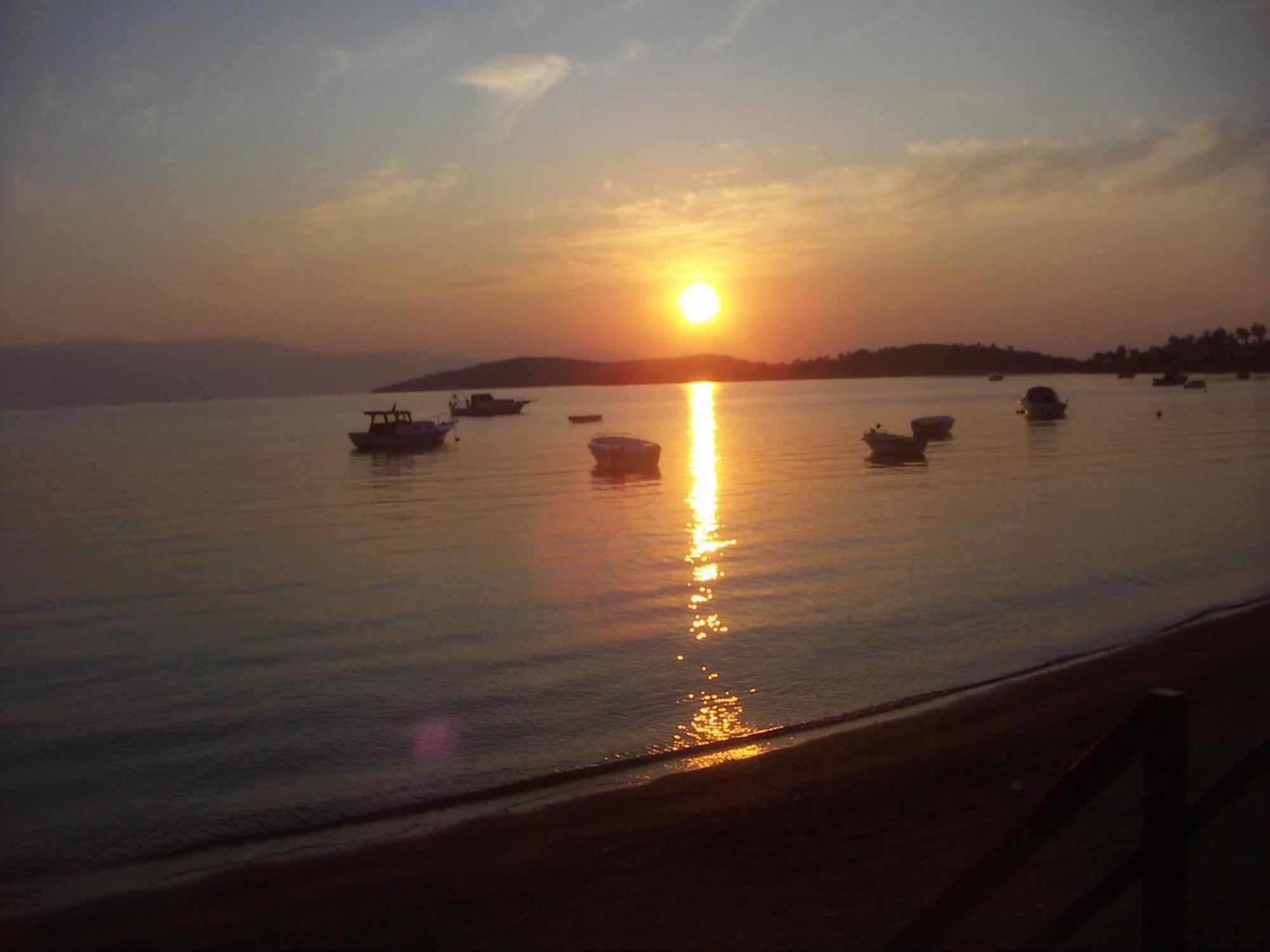 Melaike Hotel Foça Esterno foto
