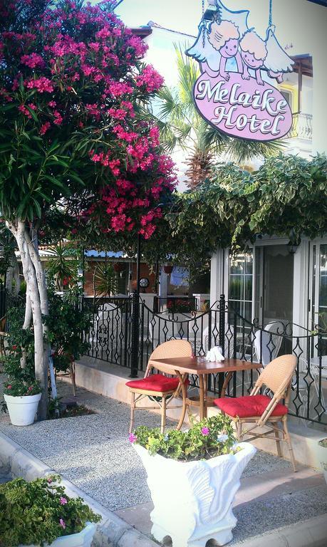 Melaike Hotel Foça Esterno foto