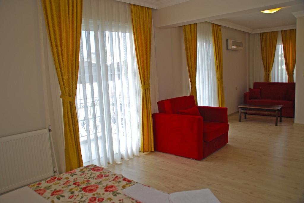 Melaike Hotel Foça Esterno foto