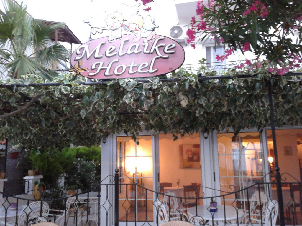 Melaike Hotel Foça Esterno foto